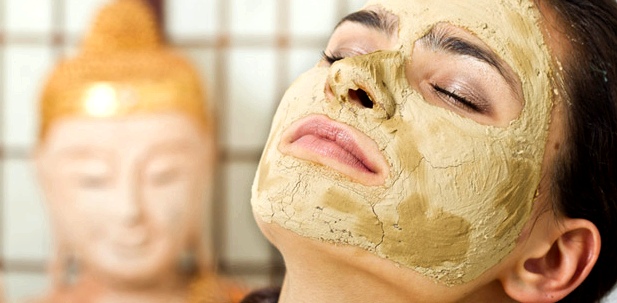 Heilerde-Maske gegen Hautunreinheiten
