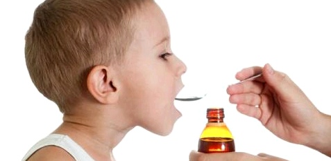 Kindern Medikamente geben