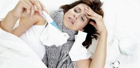 Bei Fieber gilt: Zunächst nur schwitzen, schlafen, Anstrengung meiden und viel trinken.
