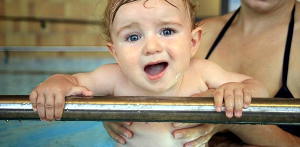 Risiko Hot-Tub-Folliculitis durch schlecht gechlorten Pool auch bei Kindern
