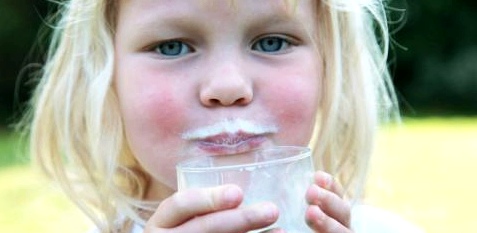 Kinder sind besonders häufig von einer Kuhmilchallergie betroffen