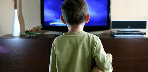 Fernsehen kann bei Kindern Schlafstörungen verursachen