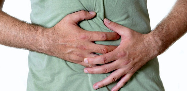 Typische Symptome bei Nahrungsmittelintoleranzen: Bauschmerzen